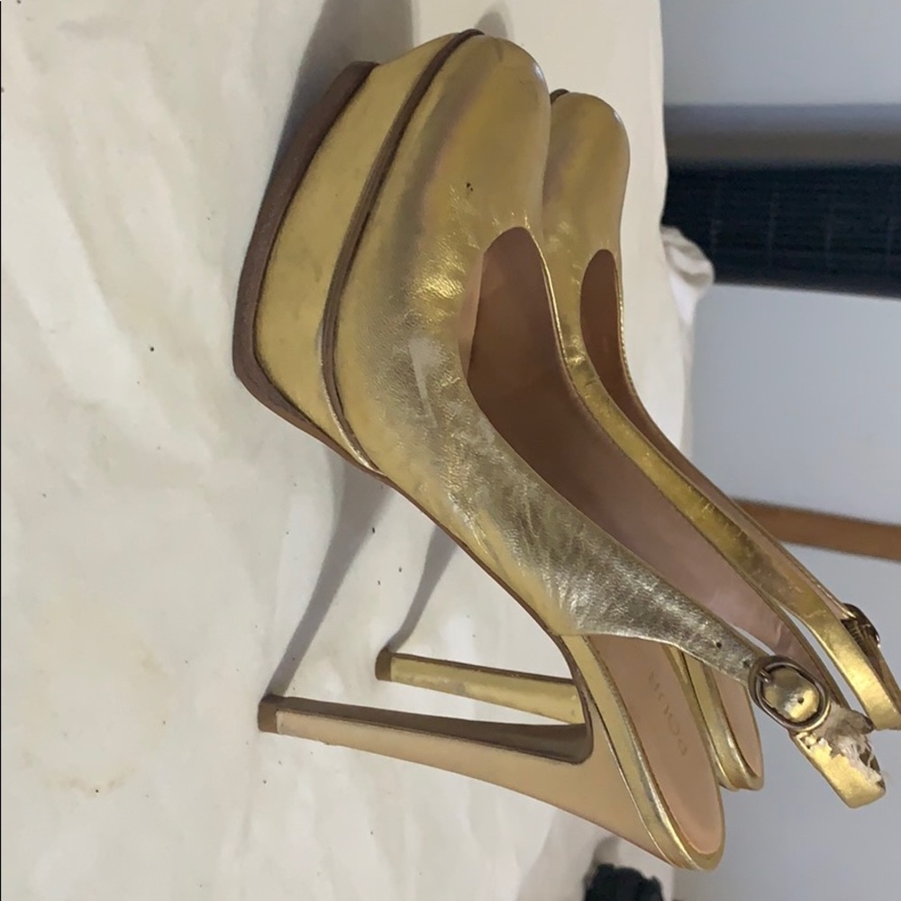 Shoe - Picture 2 of 2